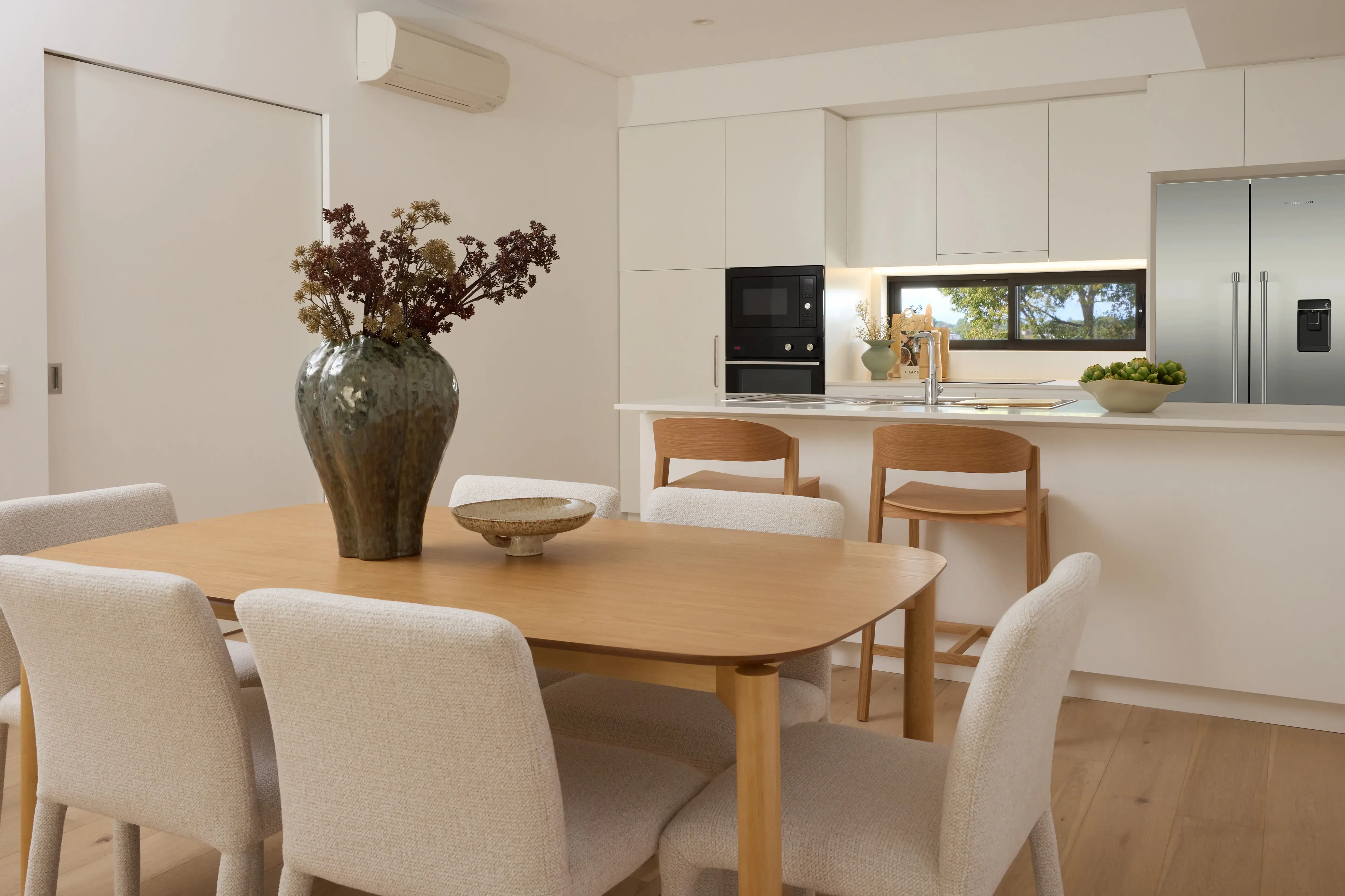 U112 Dining Kitchen 5000x3333