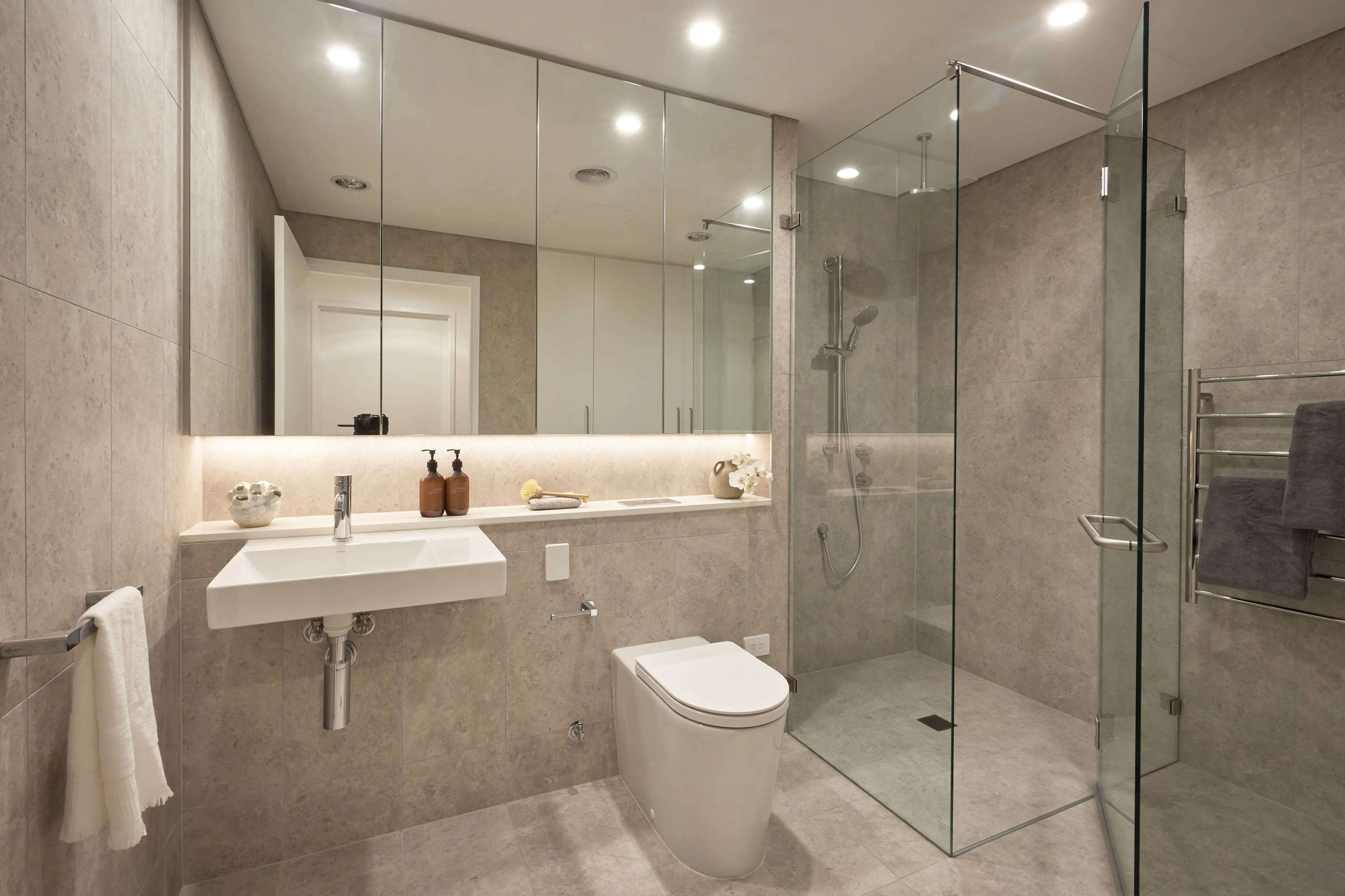 U206 Bathroom 5000x3333